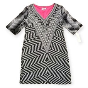 Signature by robbie bee vneck dress